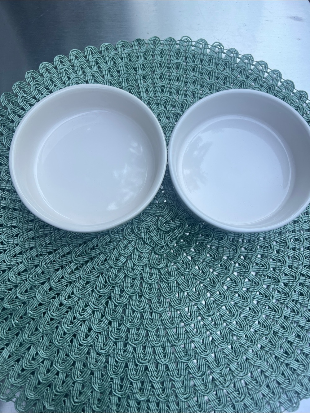 New Set 2 4”bowels White Cat Ceramic Bowls Set - "Cattitude" & "Feed Me" - Picture 3 of 4